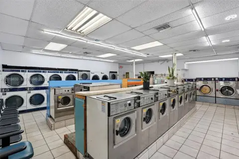 Established Hialeah Coin Laundry Business
