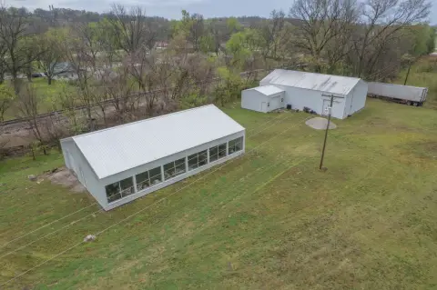 Versatile Commercial Property in Seneca