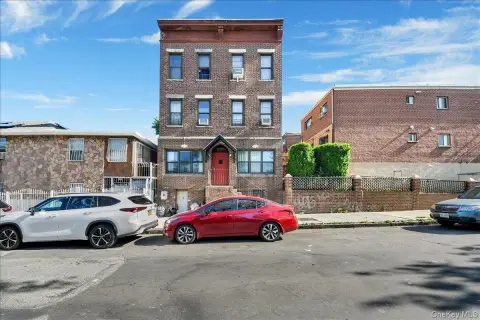 Quadplex With Private Outdoor Area