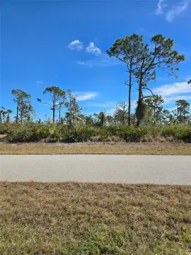 Land in Growing Rotonda Sands