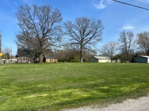 Carlinville Vacant Corner Lot