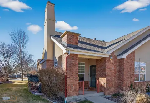55+ Ranch-Style Condo with Garage