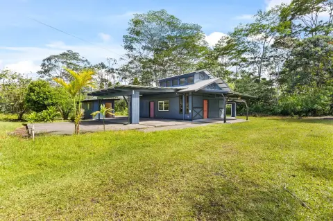 Keaau Acre with Modern Barndominium
