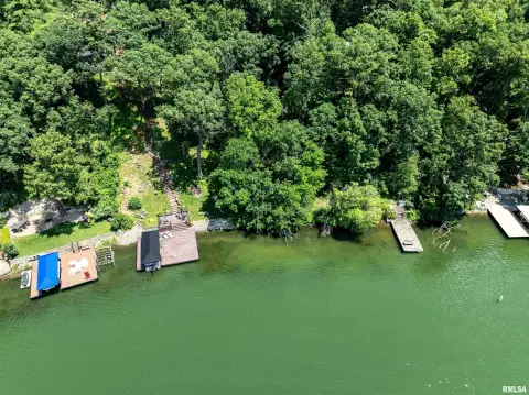 Residential Land in Dahinda, IL