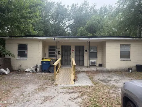 Jacksonville Duplex: Investment Opportunity