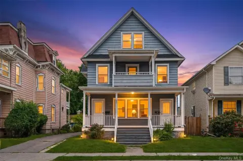 Duplex with Fenced Yard Parking