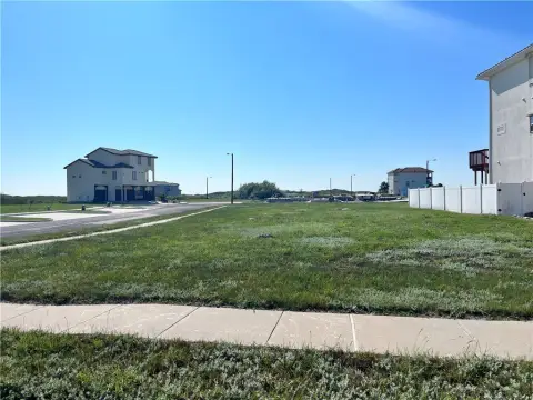 Residential Lot in Meraki Beach