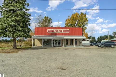 Prime Retail Space on M-46