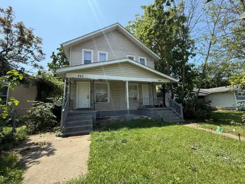 Remodeled Duplex Near I-71