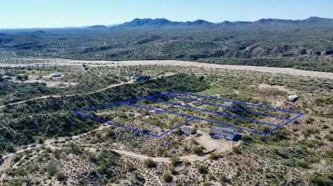 2.2 Acres in Morristown, AZ