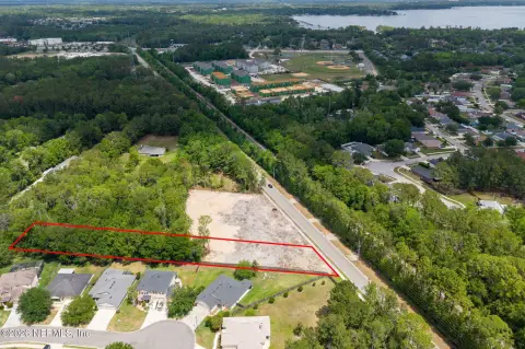 Residential Land in Middleburg, FL