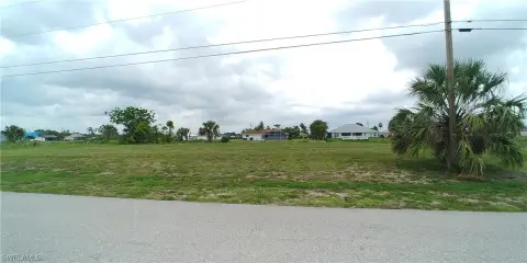 Canal Front Lot in Cape Coral