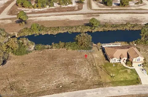 Waterfront Lot in Cape Coral