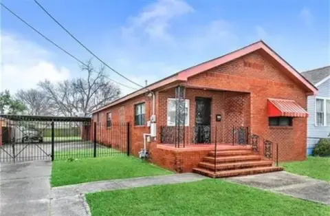 Income-Producing Duplex on Oversized Lot