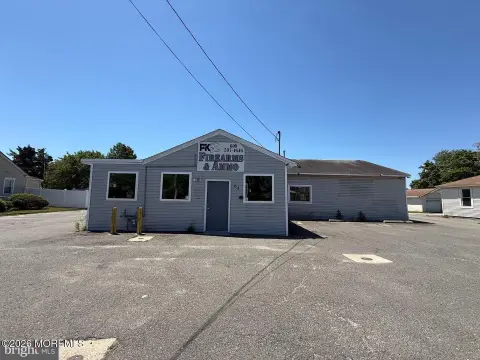 Retail/Auto Garage Building