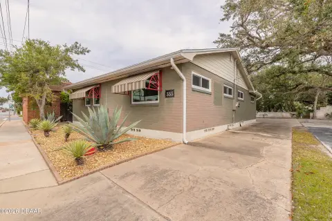 Updated Office Building in Daytona