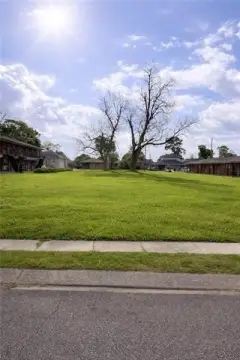 Spacious Land Parcel in Chalmette