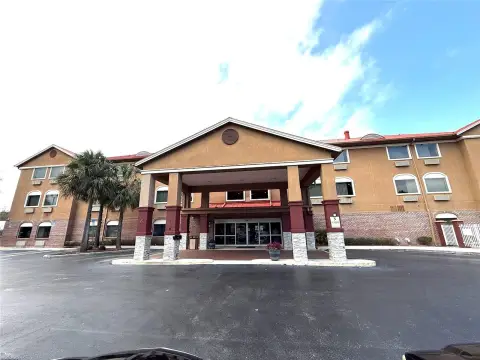 Branded Motel Near I-75