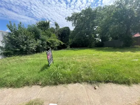 Commercial Lot in Dallas, TX