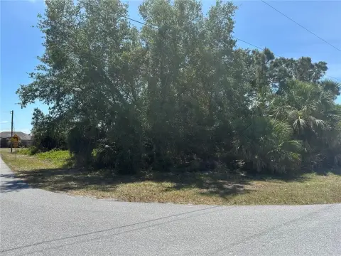 Oversized Corner Lot in North Port