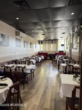 Restaurant and Takeout Facility