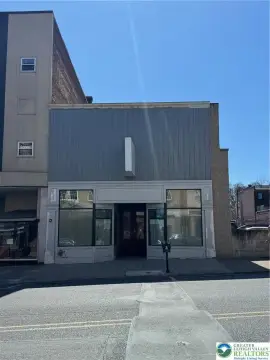 High-Visibility Retail/Commercial Space