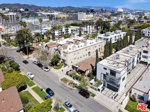 Los Angeles Duplex in Melrose