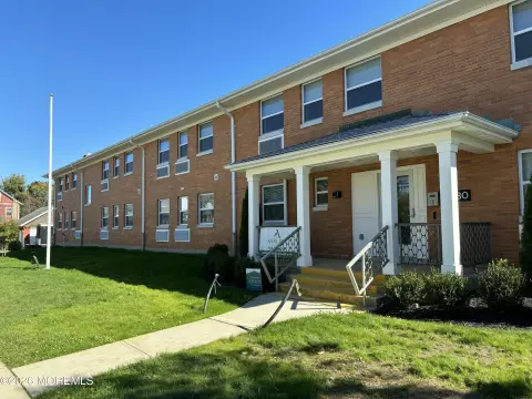 Residential Income Apartment Building