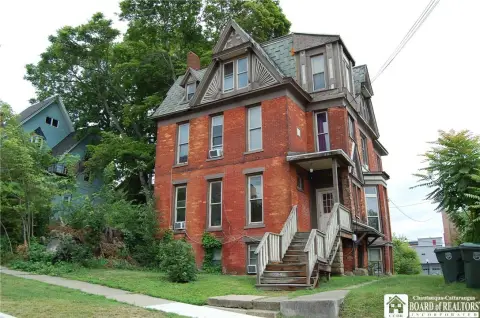 Eight-Unit Brick Apartment Building