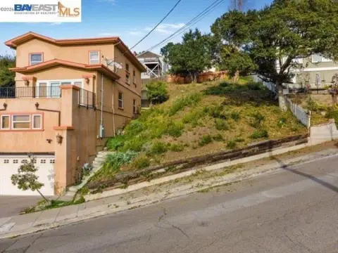 Oakland Land with Bay View