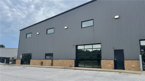Air-Conditioned Dock-Access Warehouse