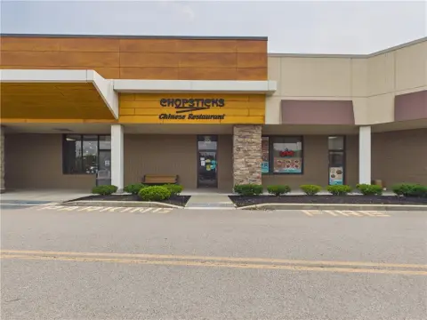 Second-Generation Restaurant with Equipped Kitchen