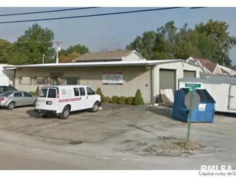 Springfield Commercial Building with Warehouse
