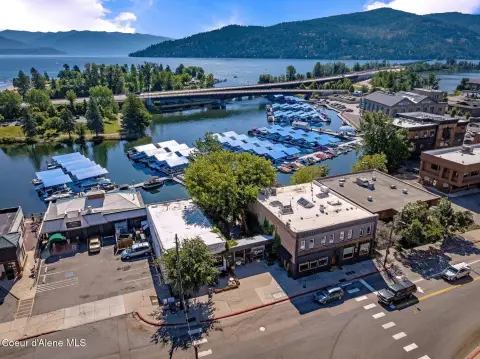 Waterfront Restaurant Buildings with Penthouse