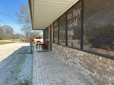 Ripley Commercial Showroom and Shop