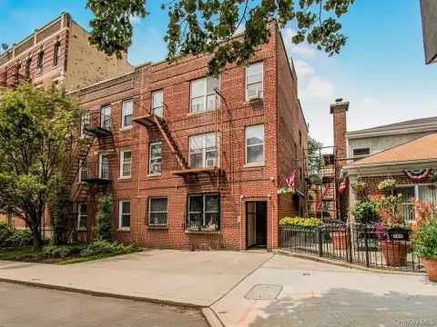 Legal 5-Family Apartment Building