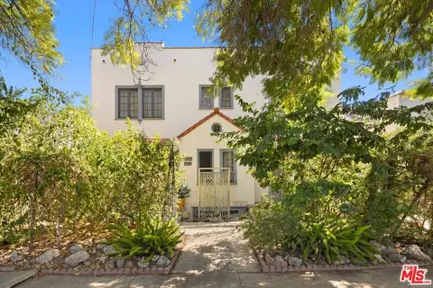 4-Unit Apartment Building