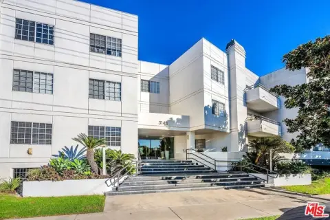 30-Unit Apartment Building
