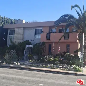 Inglewood Triplex on Corner Lot