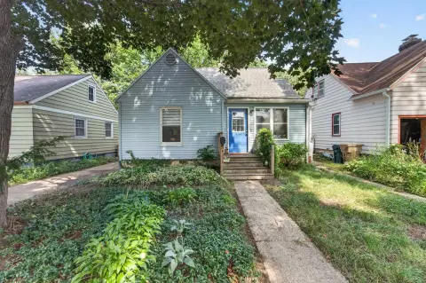 Duplex with Separate Upper Entrance