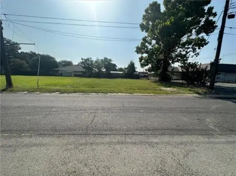 Commercial Lot Near Courthouse