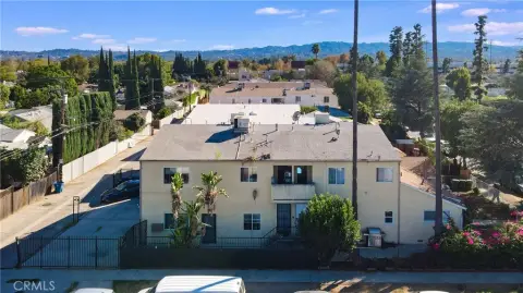 4-Unit Apartment Building