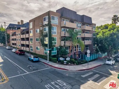 32-Unit Apartment Building