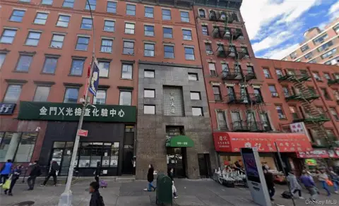 Vacant Chinatown Office Condo