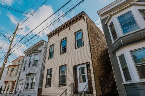 6-Bedroom Duplex