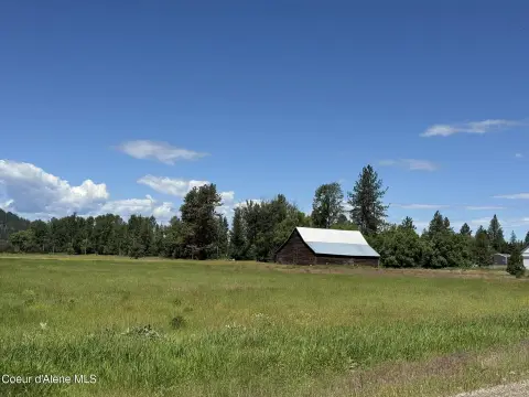 Creekfront Agricultural and Barn Property