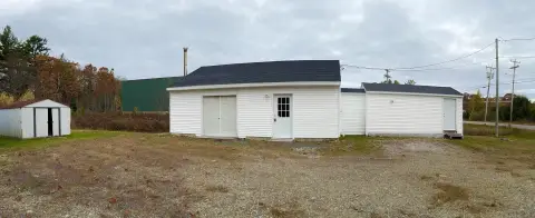 Renovated Flex Space with Laydown