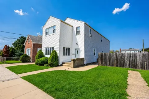 Duplex with Finished Lower Level