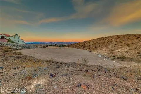 Hillside View Lot Opportunity