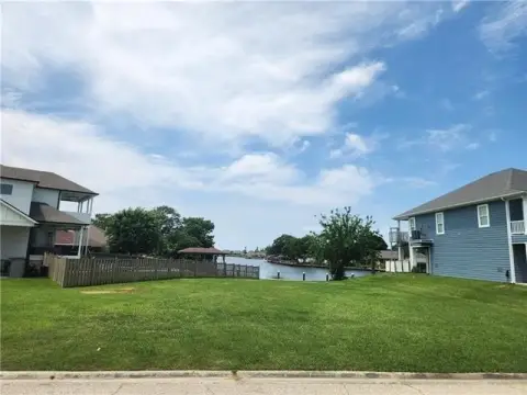Waterfront Lot in Eden Isle